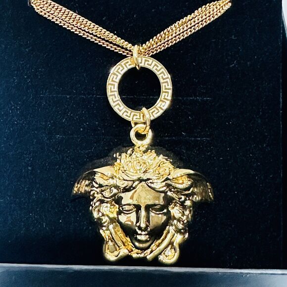 NIB Versace Men Medusa Head Pendant Gold Tone Triple Multi Chain Necklace $750 - Picture 4 of 11